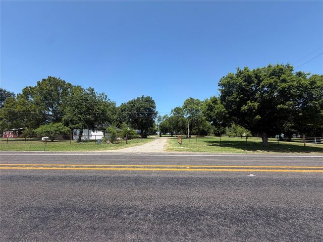1370 Highway 34 N — Lindley Johnson Surv A-537