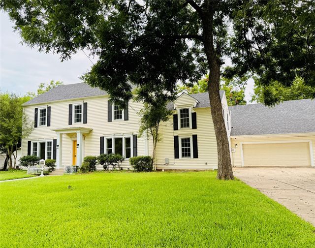 2025 Walworth St — Orig Town Of Greenville