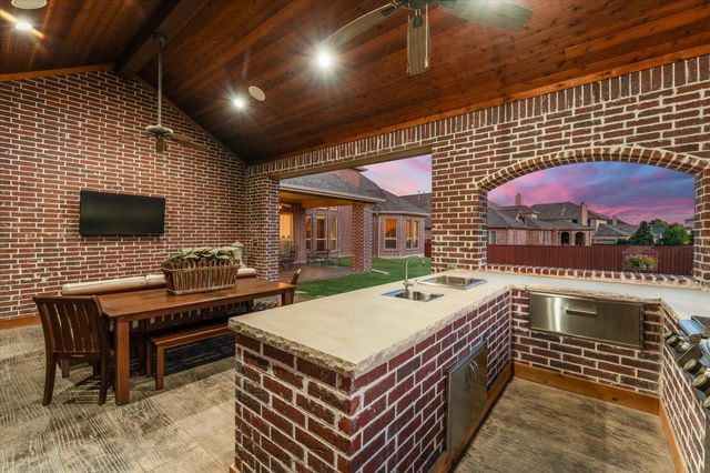 1031 Fox Bend Way — Deer Run Add