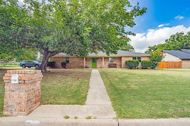 1300 4th St — Southtown