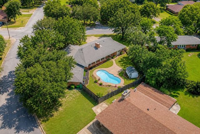 4601 Holiday Ln E — North Richland Hills Add