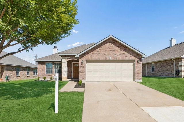 1336 Connie St — Village of Wakefield Ph 01