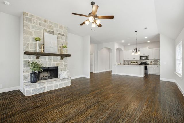 2115 Victoria Ln — De Berry Estates Ph 2