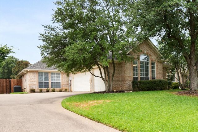 8904 Thornway Dr — Thornbridge Addition