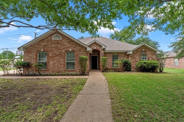 1112 Regina Dr — Gross-Yowell Sub