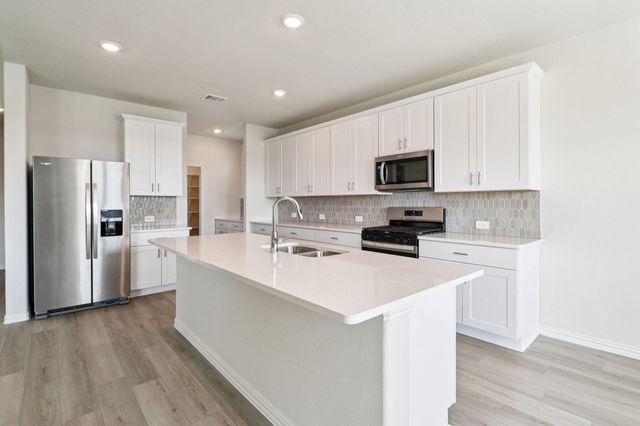 2220 Windy Trl — Windmore