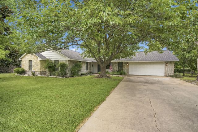 1215 Butcher Rd — Quail Creek Village