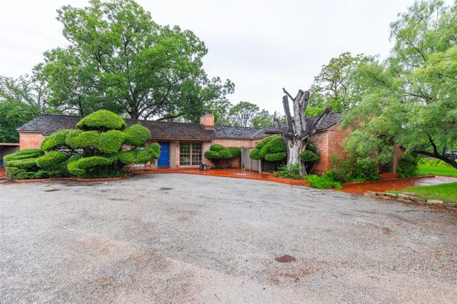 325 Elm Cove