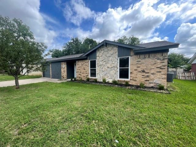 328 Hillside Ct — Summercrest