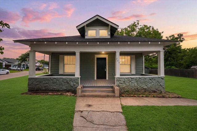 244 Dunlap St — Town - Waxahachie