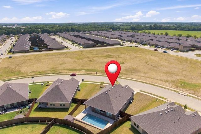 1100 Canterbury Ln — Stonewyck Farms Ph One