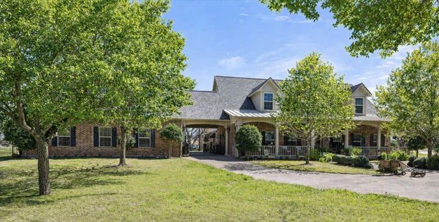9001 Sawgrass Ct — Pecan Plantation
