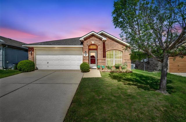 5205 Mirror Lake Dr — Springlake Park Add