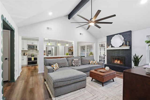 700 Highland Crest Dr — Prestondale Estates