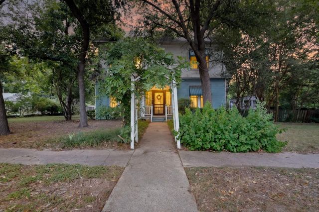 604 Johnson St — Johnson
