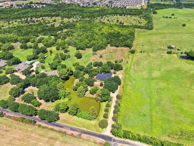 2000 Crisp Rd — Quail Run Estate