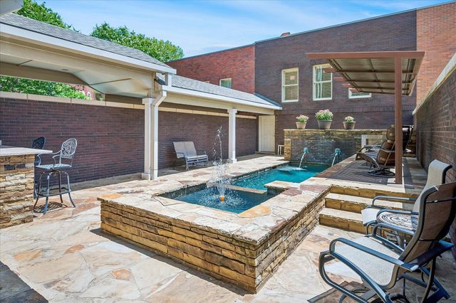 177 Summit Ave — Southlake Town Square Brownsto