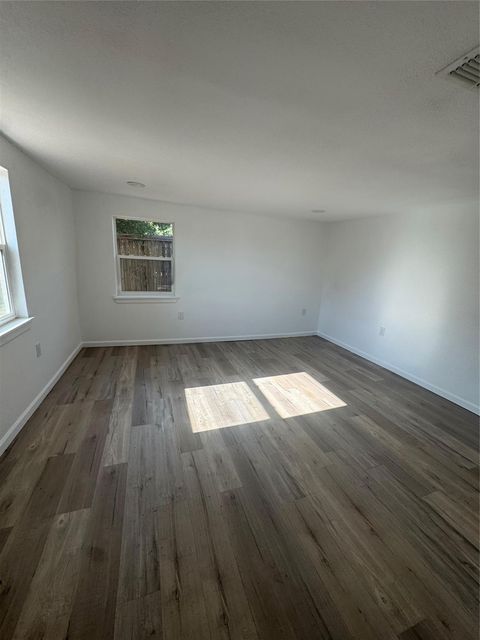 1510 Locust