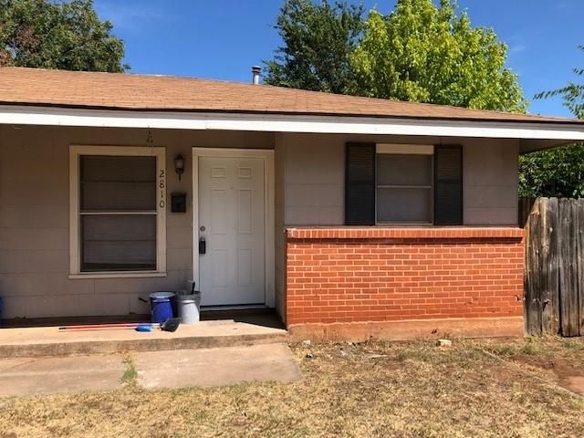 2810 Russell