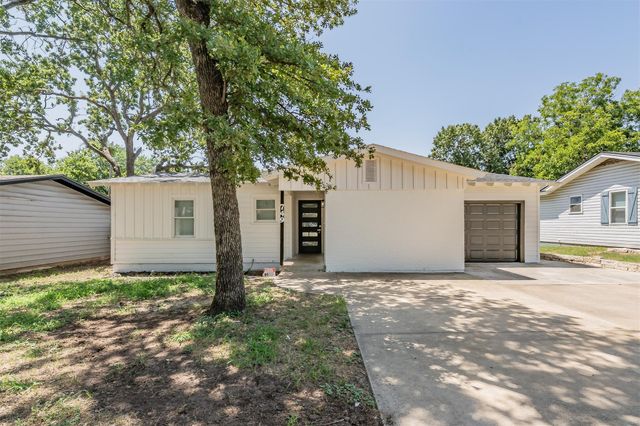 749 W Redbud Dr — Anderson-Hurst Add