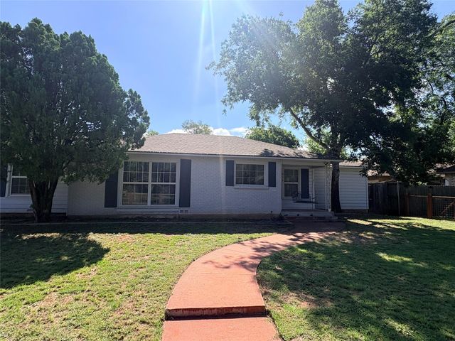 501 Riverside