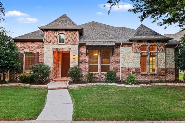 15943 River Glen