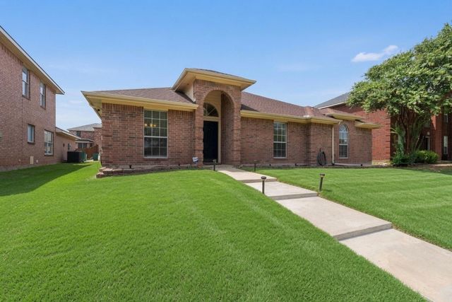 412 Sugar Mill Rd — Heritage