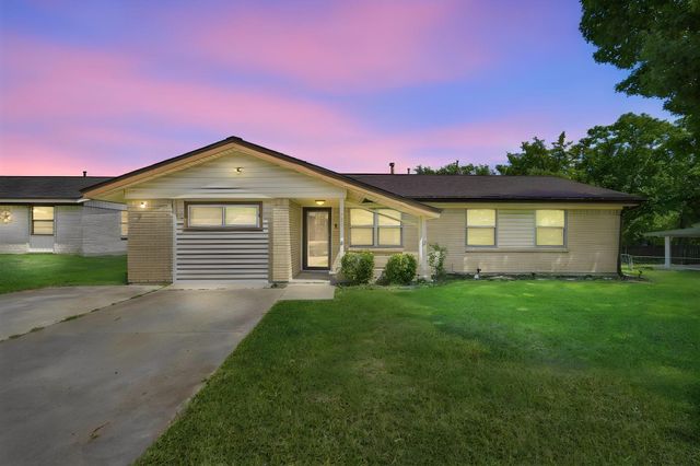 702 Phillips Dr — Casa Linda #2