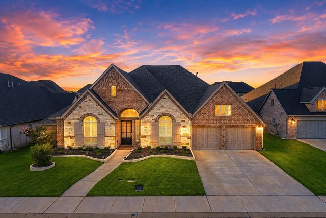 2837 Midlake Dr — Lakes Of Somercrest