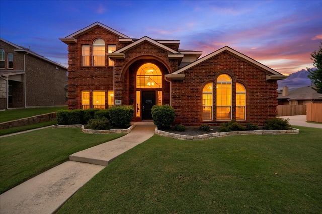 1395 Bay Line Dr — Caruth Lake Ph 6