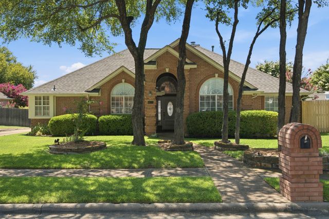8417 Castle Creek Rd — Shady Oaks Add