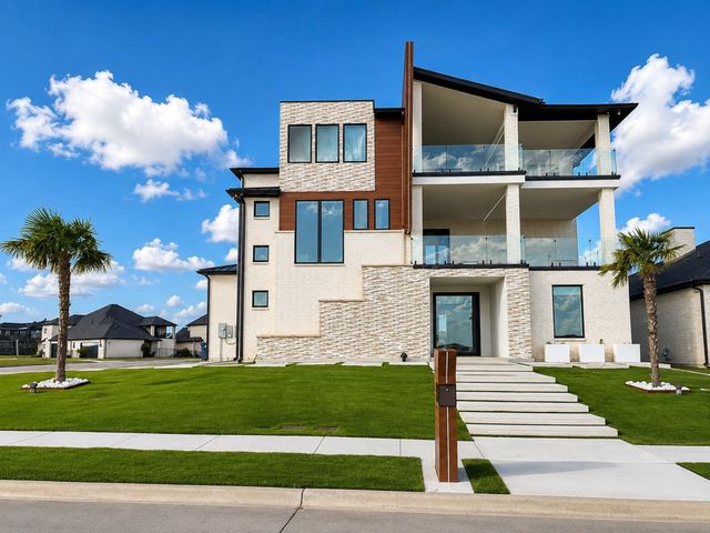 2035 Noe Blvd — Heath Golf & Yacht Club