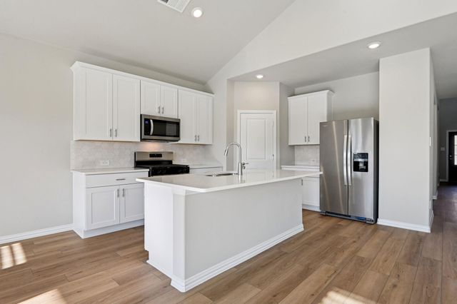 2218 Windy Trl — Windmore