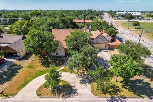 102 Tiffany Trl — Fossil Ridge III