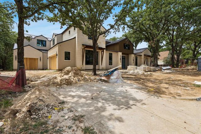 413 Live Oak Dr — Rustic Oaks Add