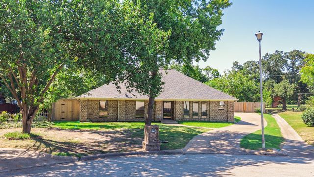5504 Glenlivet Pl — The Trees Add