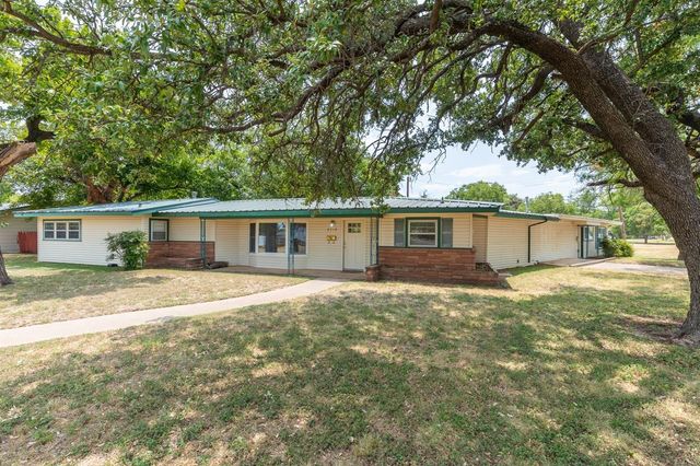 2349 Cooke St — Walter A Moore Rep