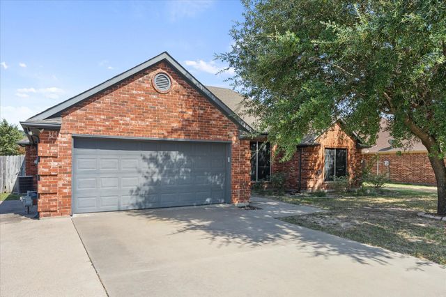 6905 Drew Ct — Highland Oaks Sec 4 Ph III