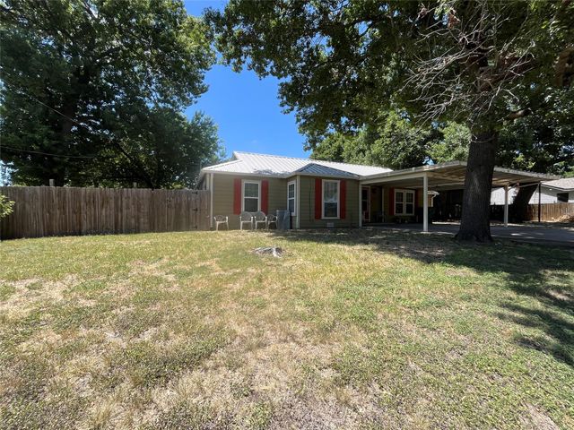 301 Briggs St — College