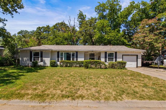 1859 Oakwood St — Eastcrest Add