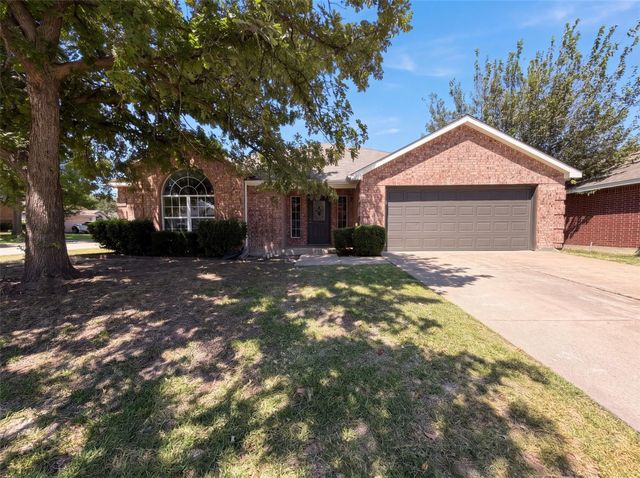 825 Adams Dr — Meadow Crest Estate Sec 01