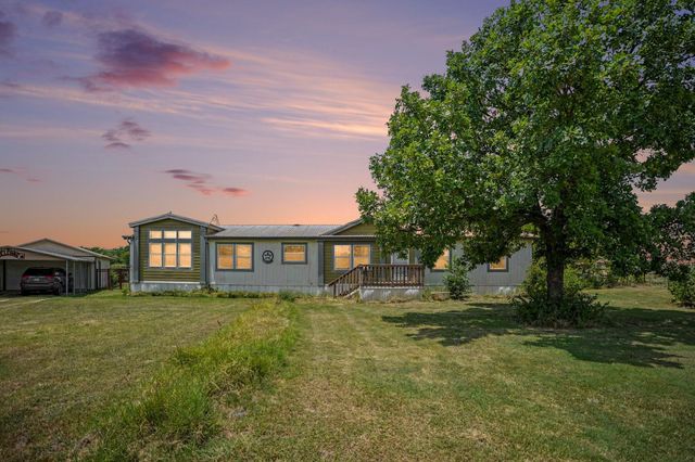 220 Barker Rd — Ranch Ests