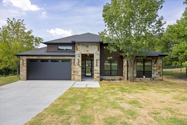 210 Knob Hill Dr — Knob Hill Ph Two