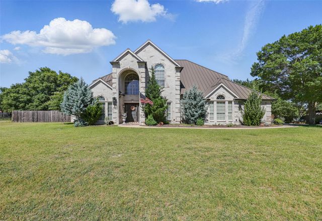 3404 Creek Crossing Dr — Lake Hills Estates