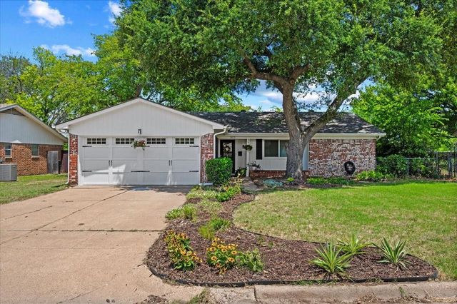 7413 Christopher Ct — Holiday Heights Add