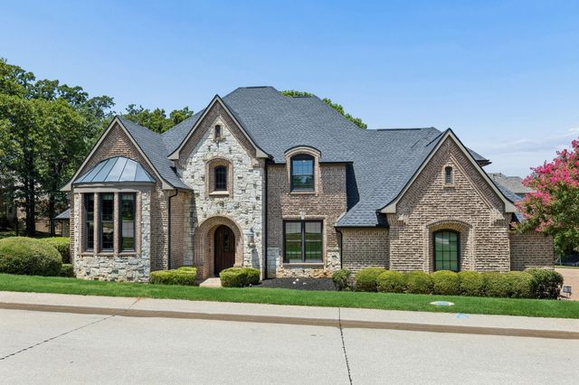 3075 Whispering Oaks Dr — The Overlook At Highland Shore
