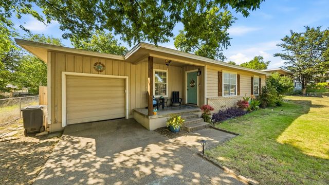 1305 S Lamar St — Country Club Heights