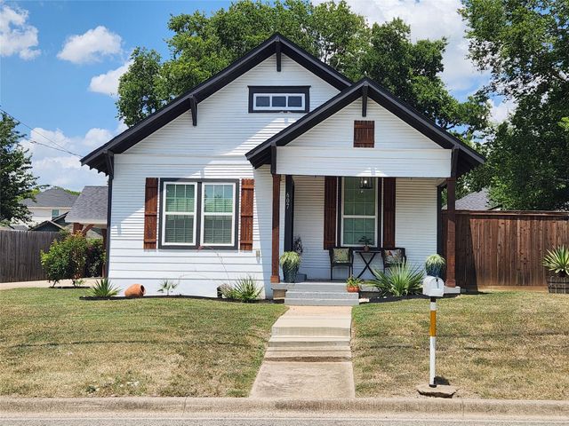 607 Dr Martin Luther King Jr Blvd — Town