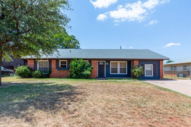2152 Westview Dr — Green Acres
