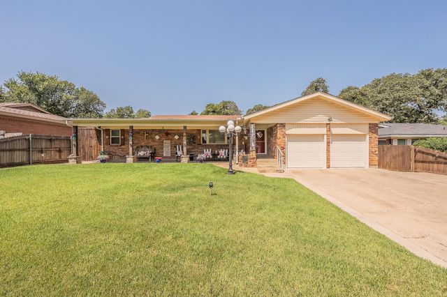 1045 Valentine St — Valentine Oaks Add